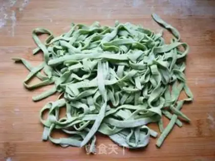 Make Tomato egg spinach noodles step 10