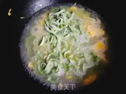 Make Tomato egg spinach noodles step 11