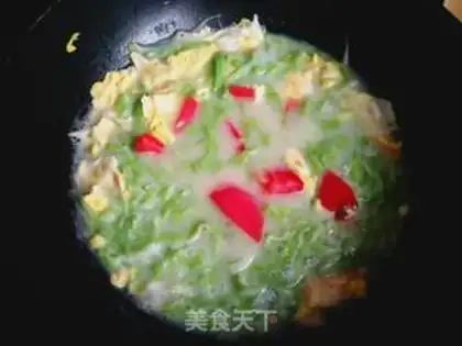 Make Tomato egg spinach noodles step 12