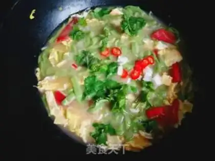 Make Tomato egg spinach noodles step 13