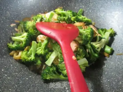 Make ♪ Squeeze the roses and fried broccoli ♪ step 4