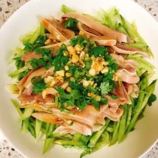 Make cucumber with pig ears step 4