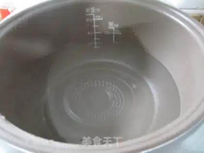Make A little rice porridge with silver palms step 1