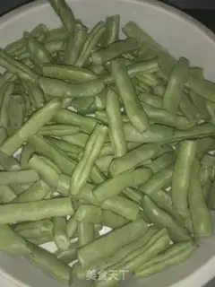Make Four seasons of bean fried meat step 0