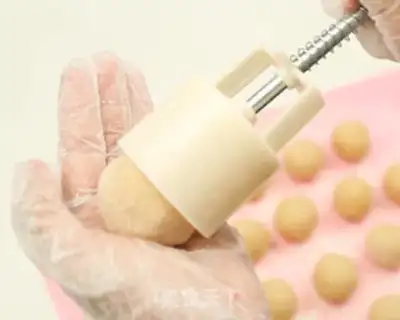 Make A wide moon cake step 17