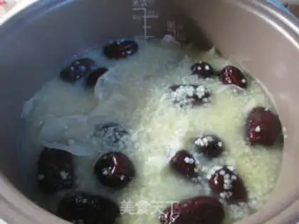 Make A little rice porridge with silver palms step 6