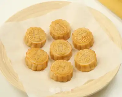 Make A wide moon cake step 22