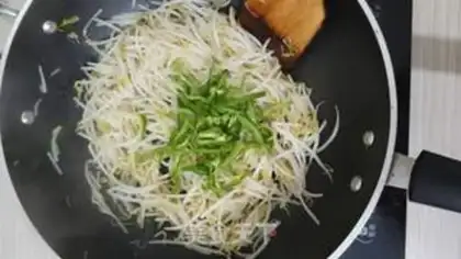 Make ♪ Rushing green bean buds ♪ step 3