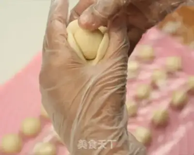 Make A lunar cake step 15