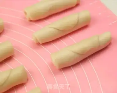 Make A lunar cake step 17