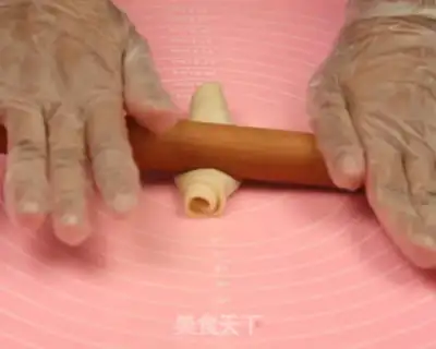 Make A lunar cake step 18