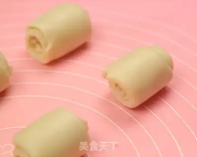 Make A lunar cake step 19