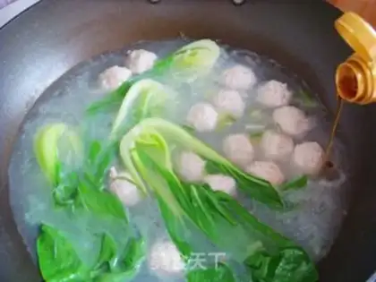 Make Meatball fan soup step 7
