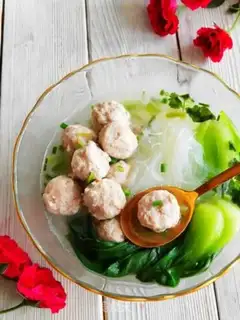 Make Meatball fan soup step 8