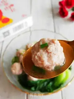 Make Meatball fan soup step 9