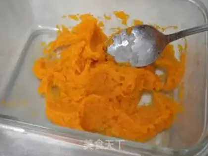 Make Bean-sand pumpkin ice-skin mooncake step 4