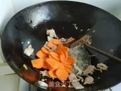 Make Autumn fried meat step 4