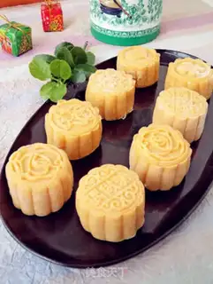 Make Bean-sand pumpkin ice-skin mooncake step 11