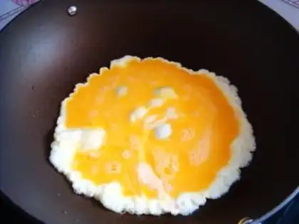Make Tomato egg noodles step 4