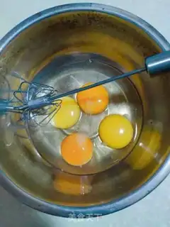 Make Egg Tower step 1