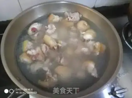 Make Sea hog hoof soup step 2