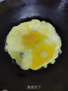 Make Tomato fried eggs step 2