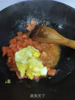 Make Tomato fried eggs step 5