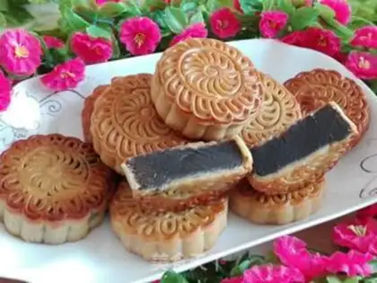 Make Black sesame moon cake step 11
