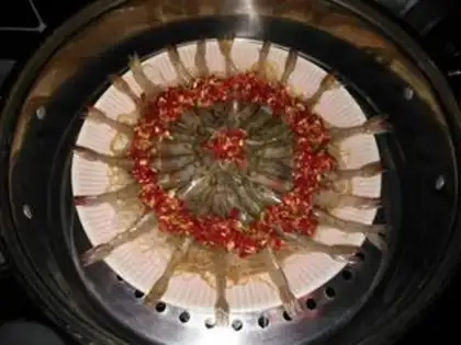 Make Garlic fan steamed shrimp step 4