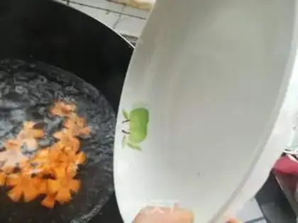 Make Crab mushrooms and fried meat step 1