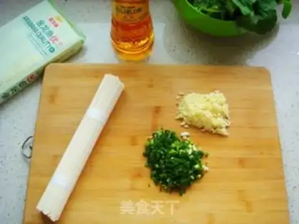 Make Spicy noodles step 1