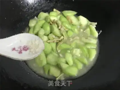 Make The fresh beige, the silk melon step 7
