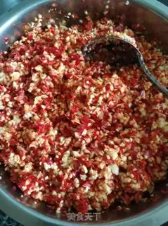 Make Little pepper pepper sauce step 1
