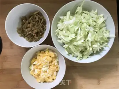 Make Eggs and rice step 2