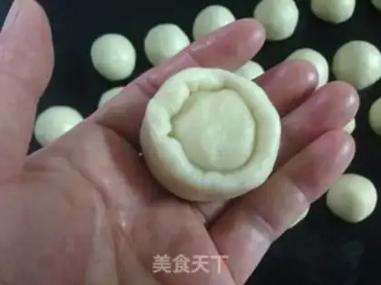 Make Cheese shrimp mooncake step 5