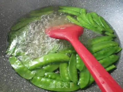Make Fish tofu fried Dutch beans step 2