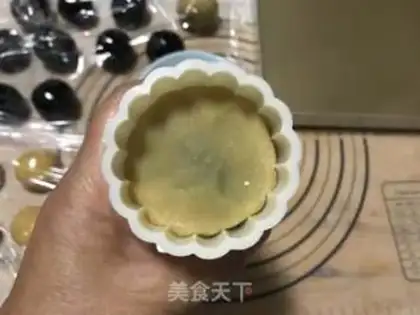 Make A broad black sesame moon cake step 8