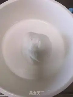 Make Red sugar powder step 1