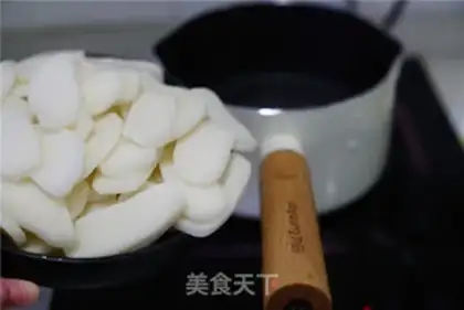 Make Eggsy shrimp soup step 2