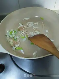 Make Piggy ears and beans step 3