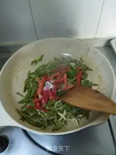 Make Piggy ears and beans step 8