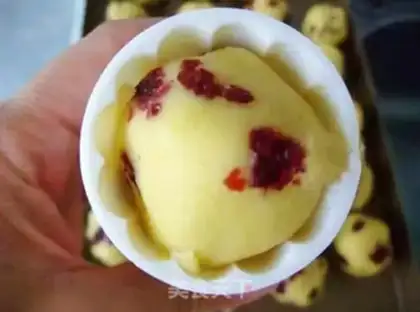 Make The cranberry moon cake step 5
