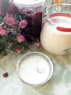 Make Rose milk tea step 3