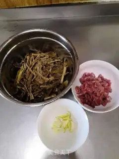 Make Scrambled meat step 1