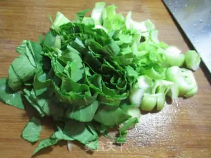 Make Porridge of salted duck egg greens step 1