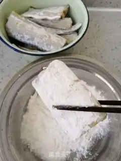 Make Quick hands on the fish step 1