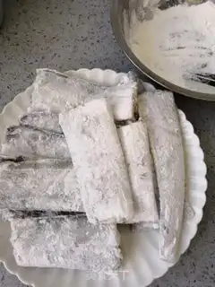 Make Quick hands on the fish step 2