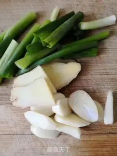 Make Quick hands on the fish step 5