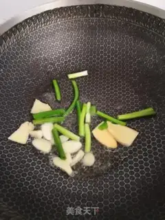 Make Quick hands on the fish step 6
