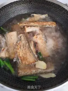 Make Quick hands on the fish step 10